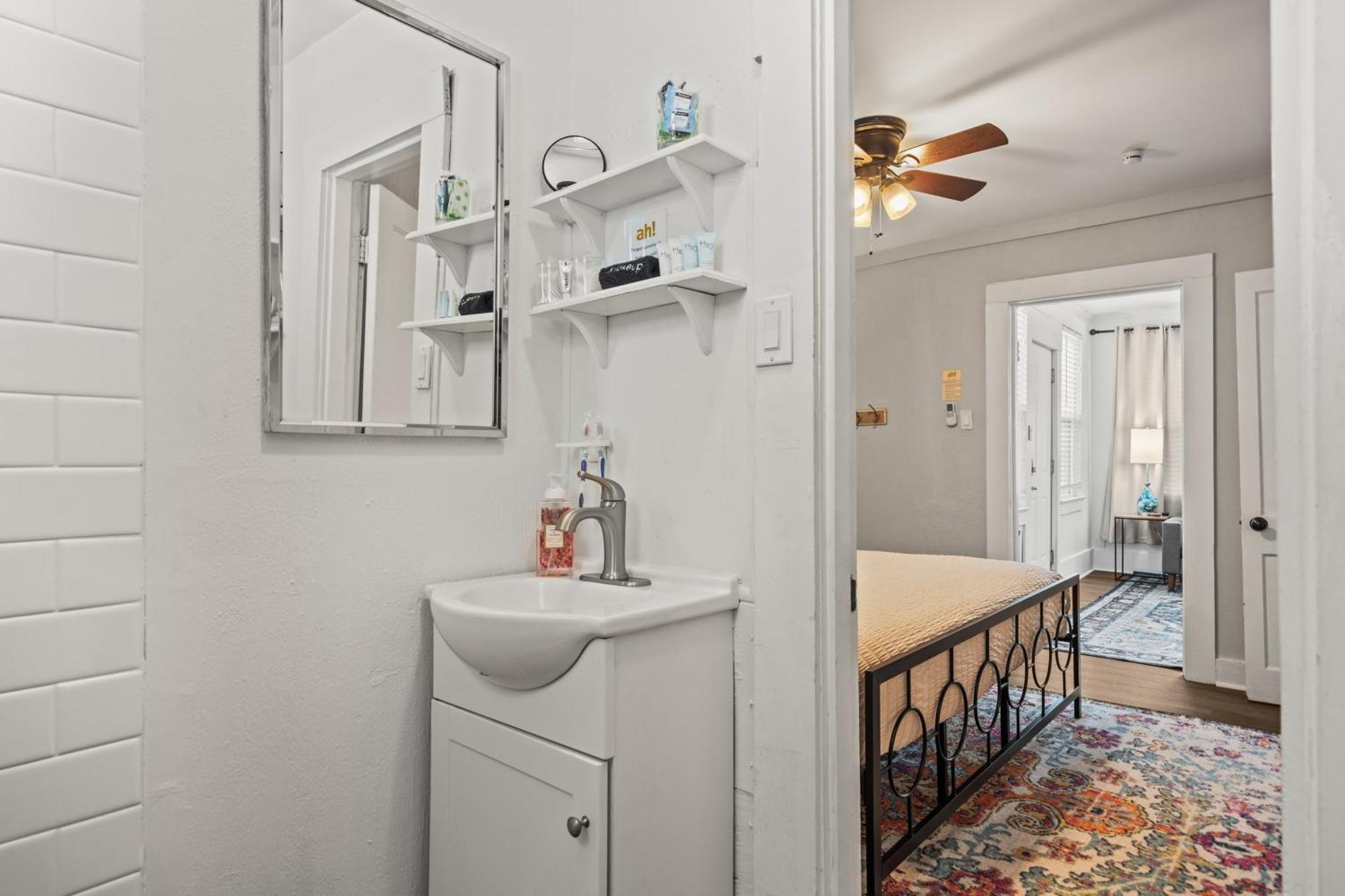 הוט ספרינגס Cedar Blossom Bungalow Is A Cozy Getaway With A 5 Minute Walk To Downtown! מראה חיצוני תמונה
